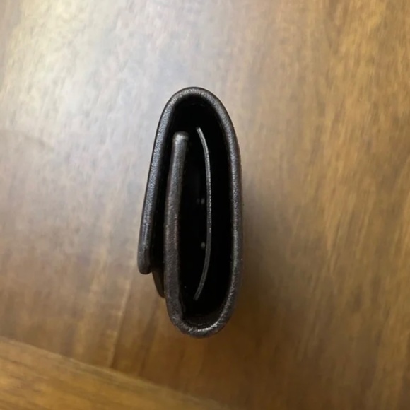 Authentic Gucci Monogram Key Holder - Picture 3 of 6